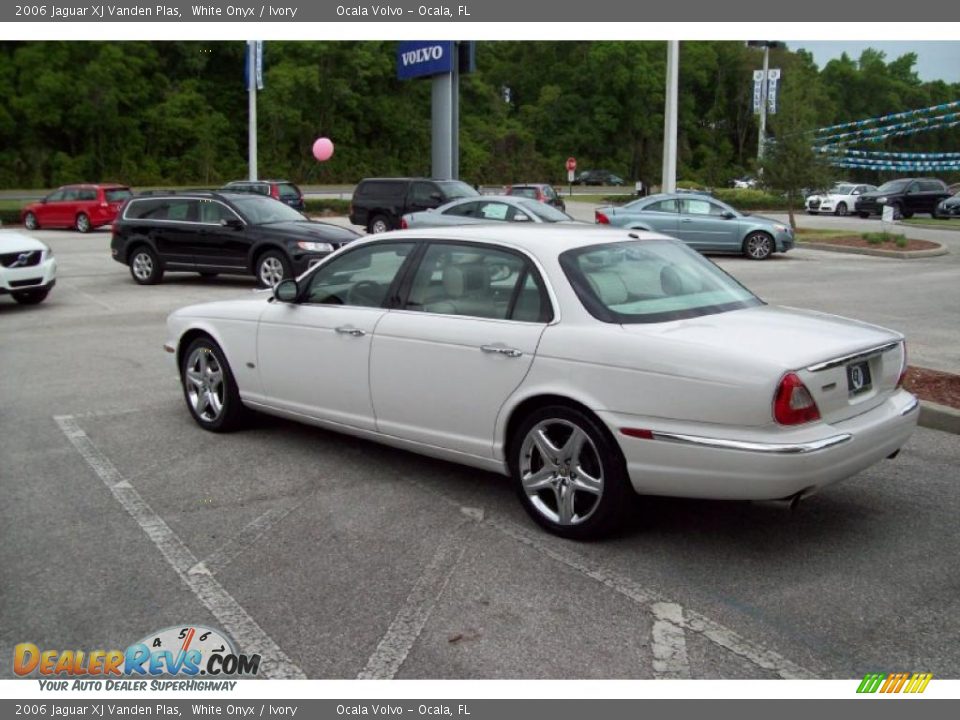 2006 Jaguar XJ Vanden Plas White Onyx / Ivory Photo #6
