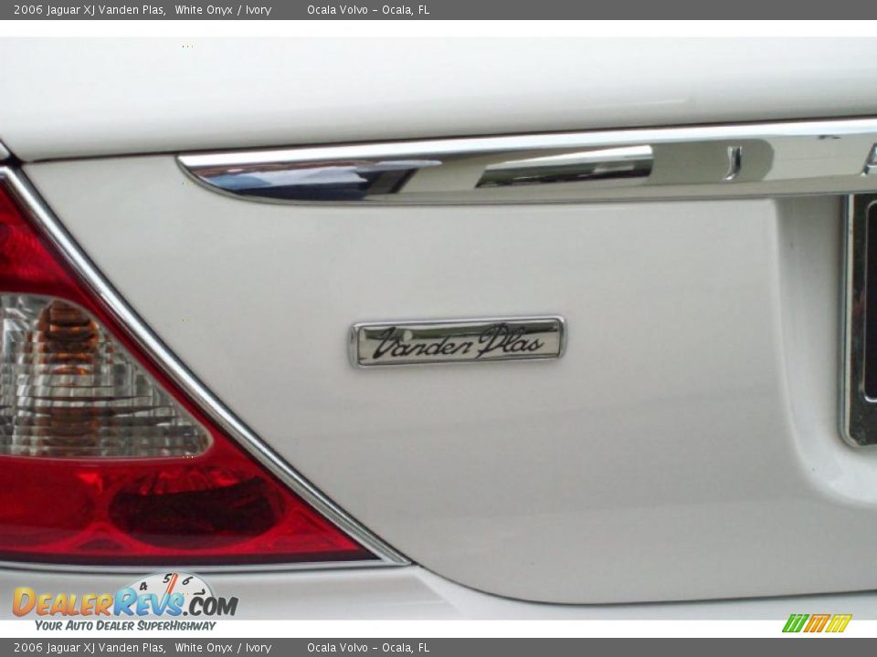2006 Jaguar XJ Vanden Plas White Onyx / Ivory Photo #8