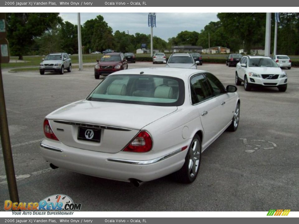 2006 Jaguar XJ Vanden Plas White Onyx / Ivory Photo #9