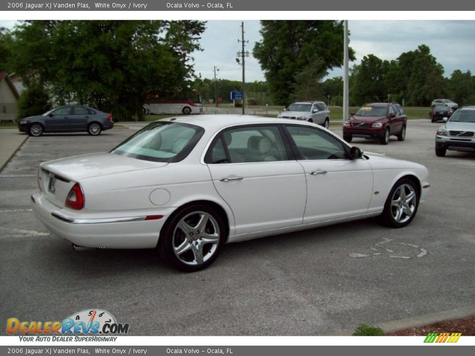 2006 Jaguar XJ Vanden Plas White Onyx / Ivory Photo #10