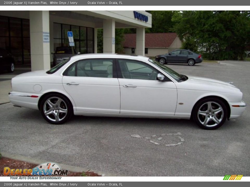 2006 Jaguar XJ Vanden Plas White Onyx / Ivory Photo #11