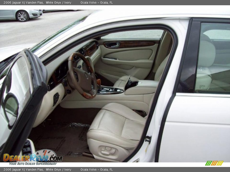 2006 Jaguar XJ Vanden Plas White Onyx / Ivory Photo #14