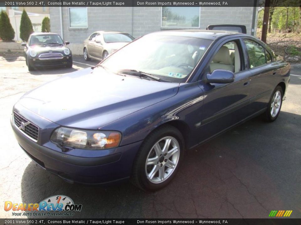 2001 Volvo S60 2.4T Cosmos Blue Metallic / Taupe/Light Taupe Photo #2