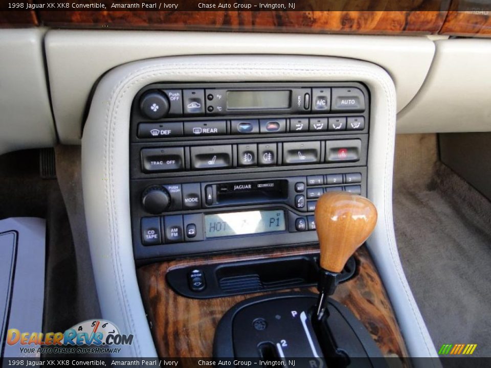 1998 Jaguar XK XK8 Convertible Amaranth Pearl / Ivory Photo #22