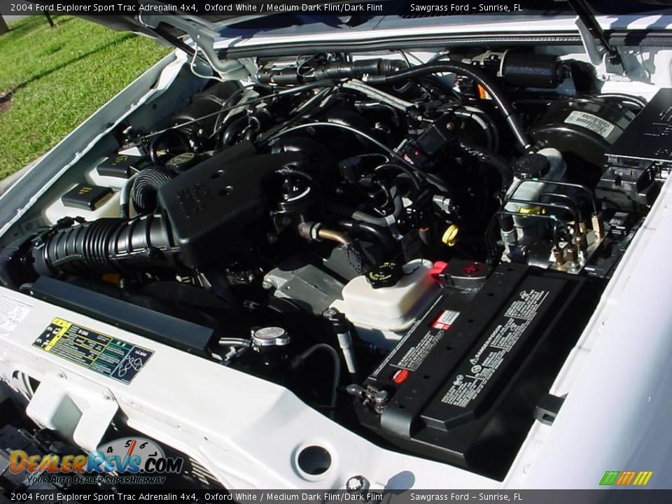 2004 Ford Explorer Sport Trac Adrenalin 4x4 Oxford White / Medium Dark Flint/Dark Flint Photo #15