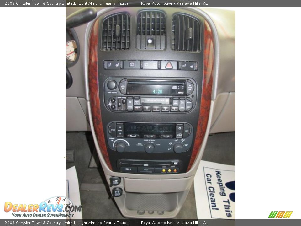 2003 Chrysler Town & Country Limited Light Almond Pearl / Taupe Photo #16