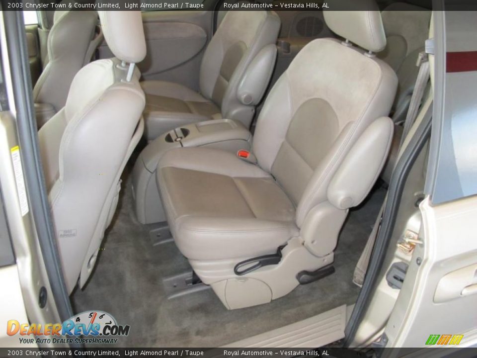 2003 Chrysler Town & Country Limited Light Almond Pearl / Taupe Photo #18