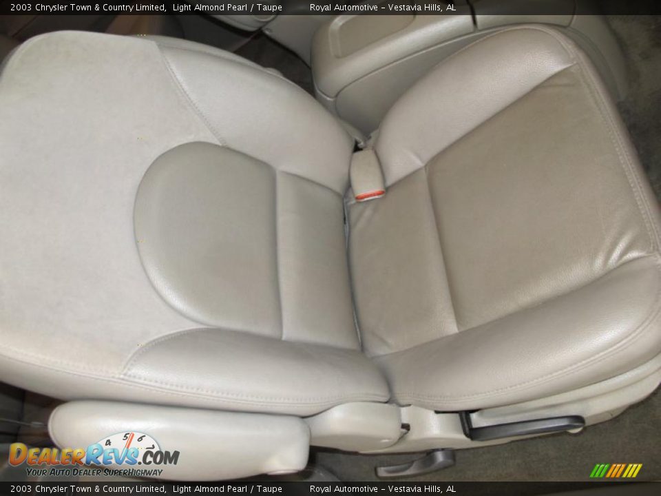 2003 Chrysler Town & Country Limited Light Almond Pearl / Taupe Photo #23