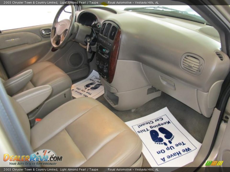2003 Chrysler Town & Country Limited Light Almond Pearl / Taupe Photo #26
