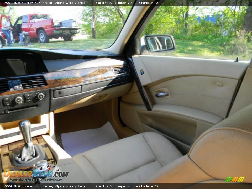 2004 BMW 5 Series 525i Sedan Alpine White / Beige Photo #12