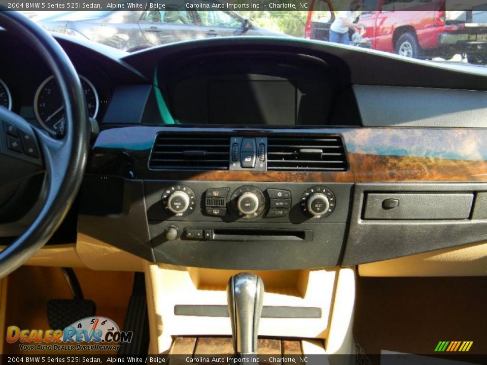 2004 BMW 5 Series 525i Sedan Alpine White / Beige Photo #13