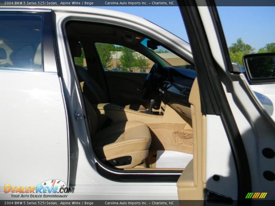 2004 BMW 5 Series 525i Sedan Alpine White / Beige Photo #19