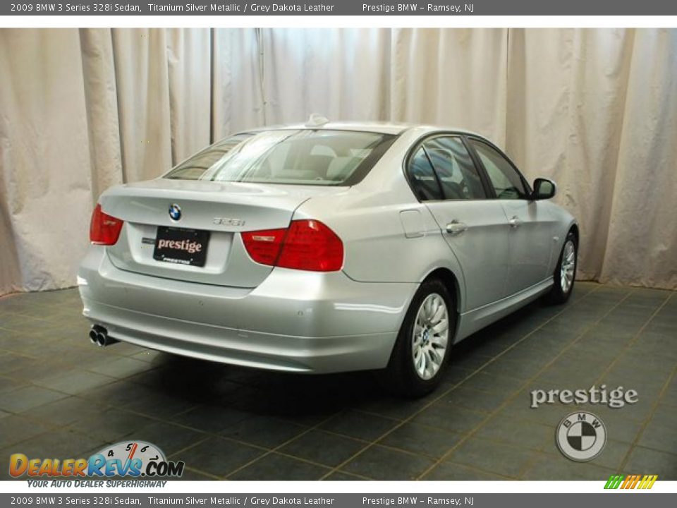 2009 BMW 3 Series 328i Sedan Titanium Silver Metallic / Grey Dakota Leather Photo #2