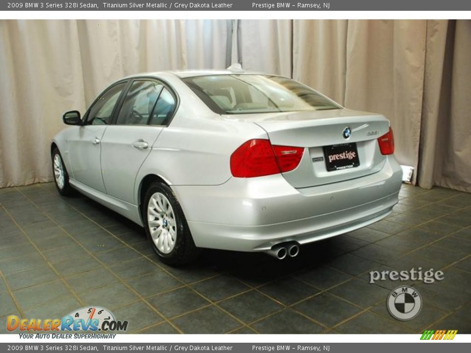 2009 BMW 3 Series 328i Sedan Titanium Silver Metallic / Grey Dakota Leather Photo #4
