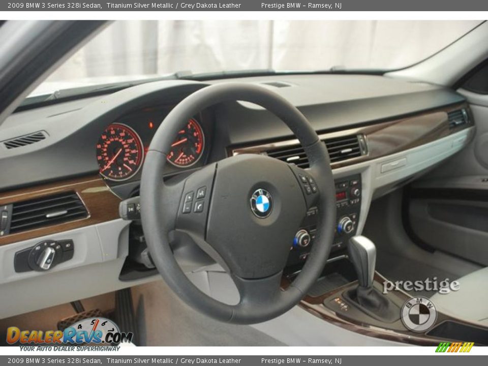 2009 BMW 3 Series 328i Sedan Titanium Silver Metallic / Grey Dakota Leather Photo #13