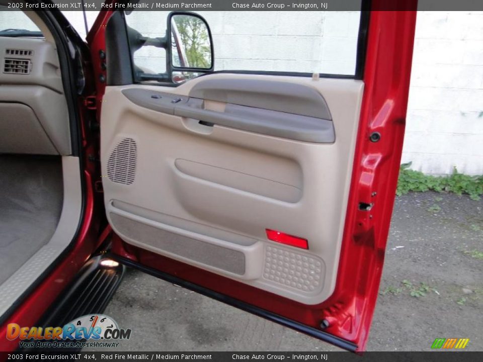 2003 Ford Excursion XLT 4x4 Red Fire Metallic / Medium Parchment Photo #24