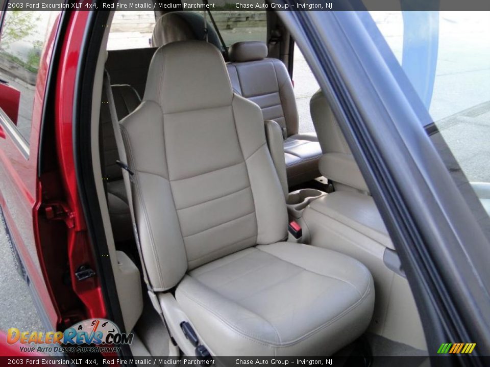 2003 Ford Excursion XLT 4x4 Red Fire Metallic / Medium Parchment Photo #26