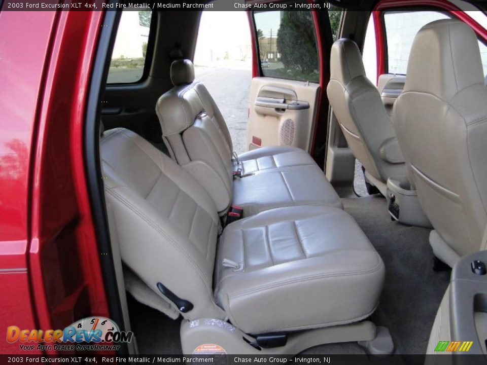 2003 Ford Excursion XLT 4x4 Red Fire Metallic / Medium Parchment Photo #28