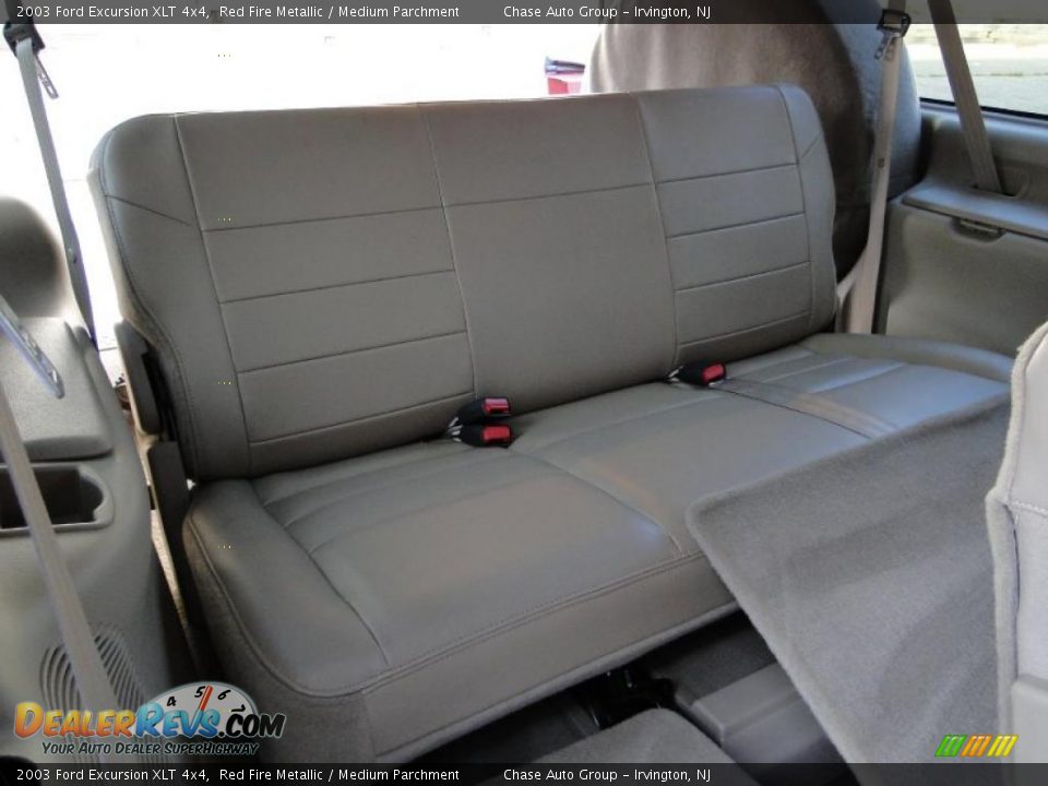 2003 Ford Excursion XLT 4x4 Red Fire Metallic / Medium Parchment Photo #29