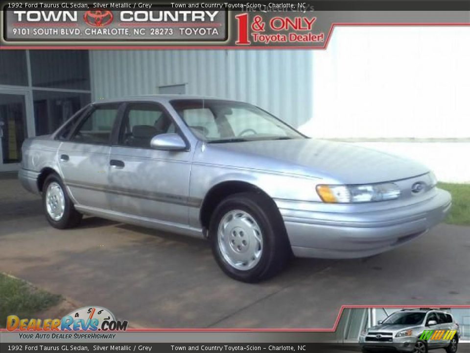 1992 Ford Taurus GL Sedan Silver Metallic / Grey Photo #1