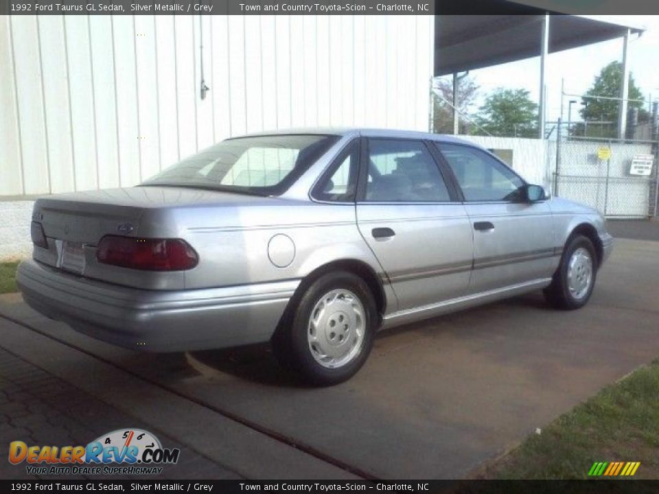 1992 Ford Taurus GL Sedan Silver Metallic / Grey Photo #14