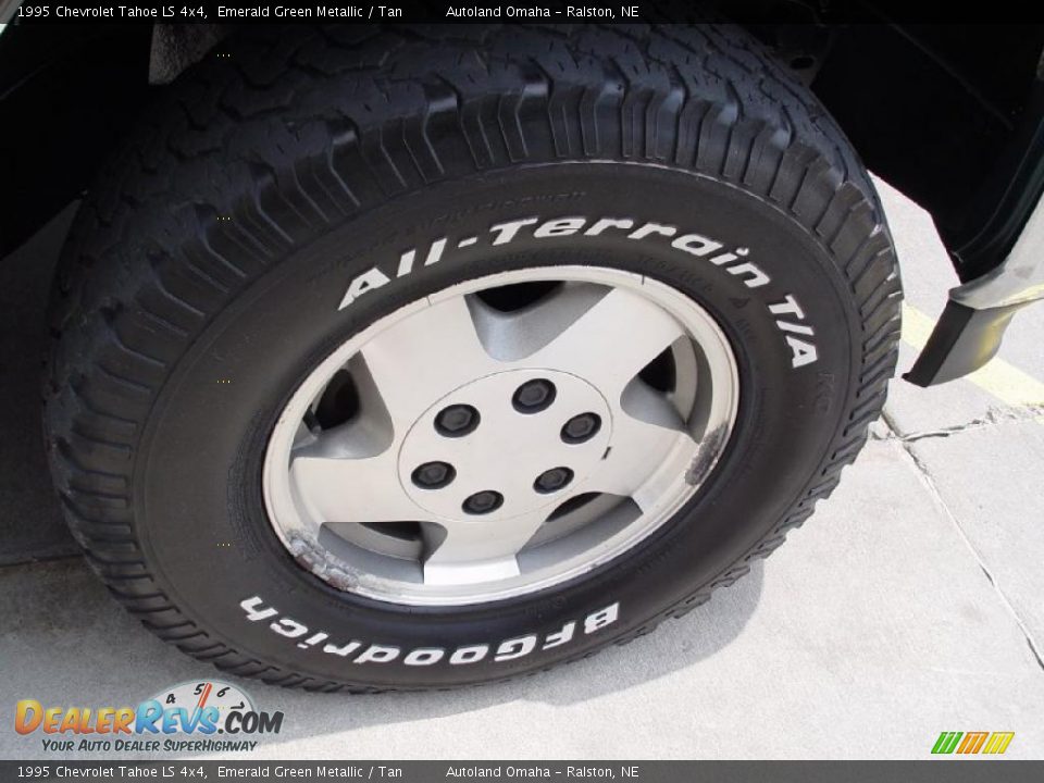 1995 Chevrolet Tahoe LS 4x4 Emerald Green Metallic / Tan Photo #23