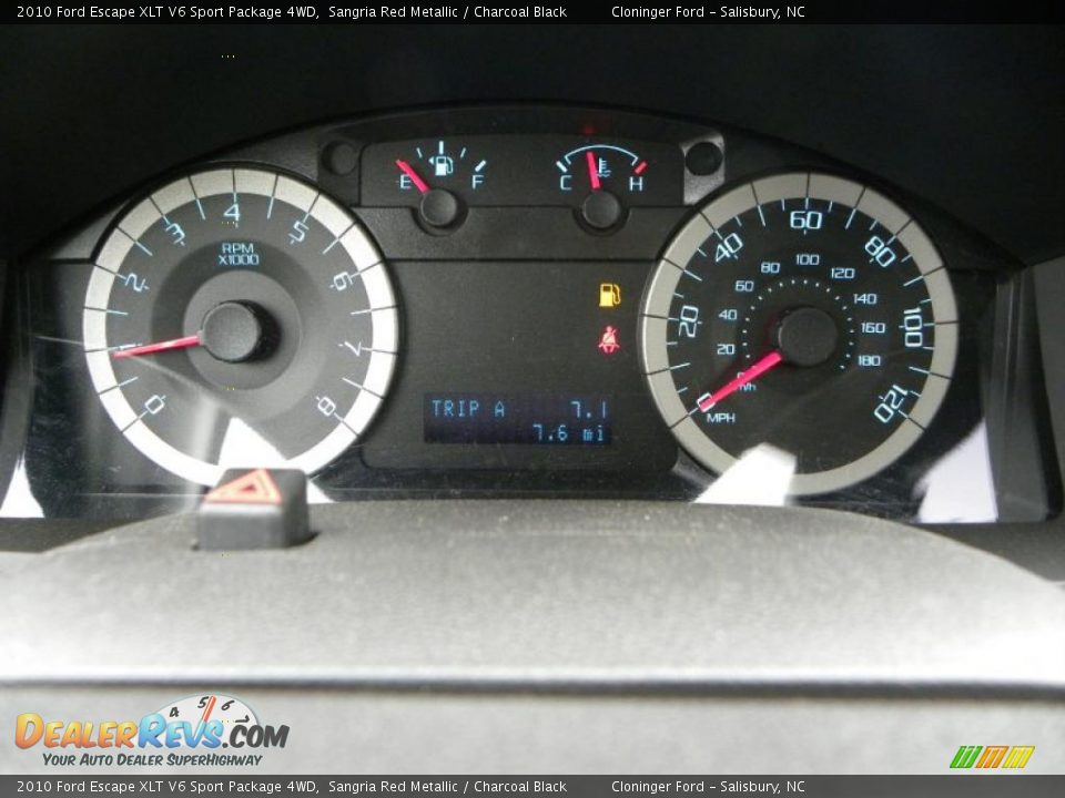 2010 Ford Escape XLT V6 Sport Package 4WD Sangria Red Metallic / Charcoal Black Photo #18