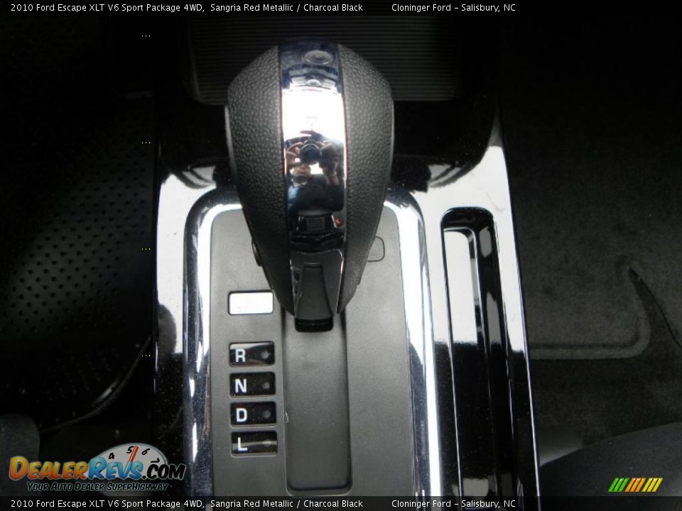 2010 Ford Escape XLT V6 Sport Package 4WD Sangria Red Metallic / Charcoal Black Photo #23