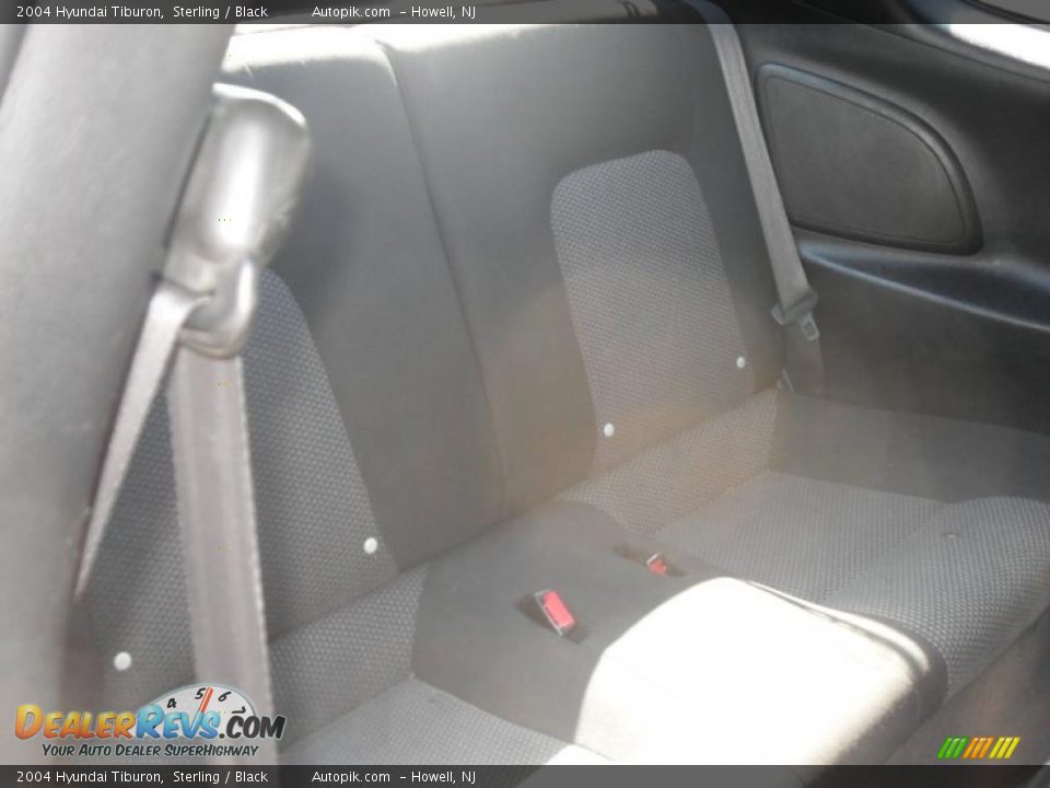 2004 Hyundai Tiburon Sterling / Black Photo #11