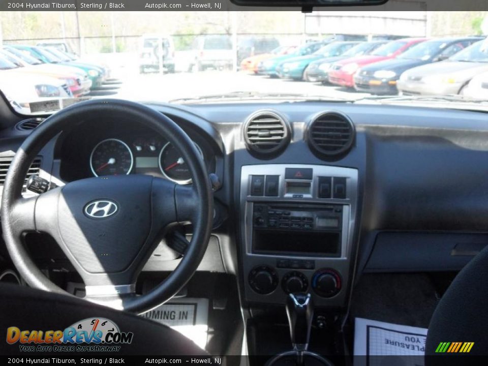 2004 Hyundai Tiburon Sterling / Black Photo #12