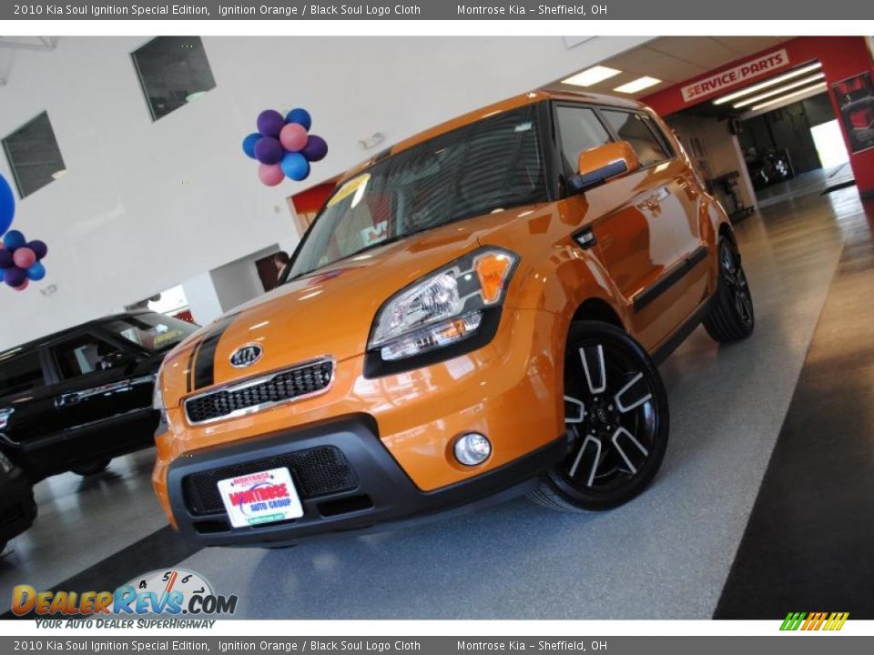 2010 Kia Soul Ignition Special Edition Ignition Orange / Black Soul Logo Cloth Photo #2