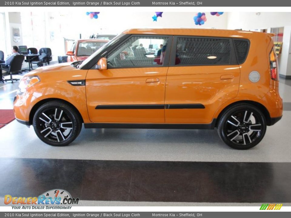 2010 Kia Soul Ignition Special Edition Ignition Orange / Black Soul Logo Cloth Photo #4