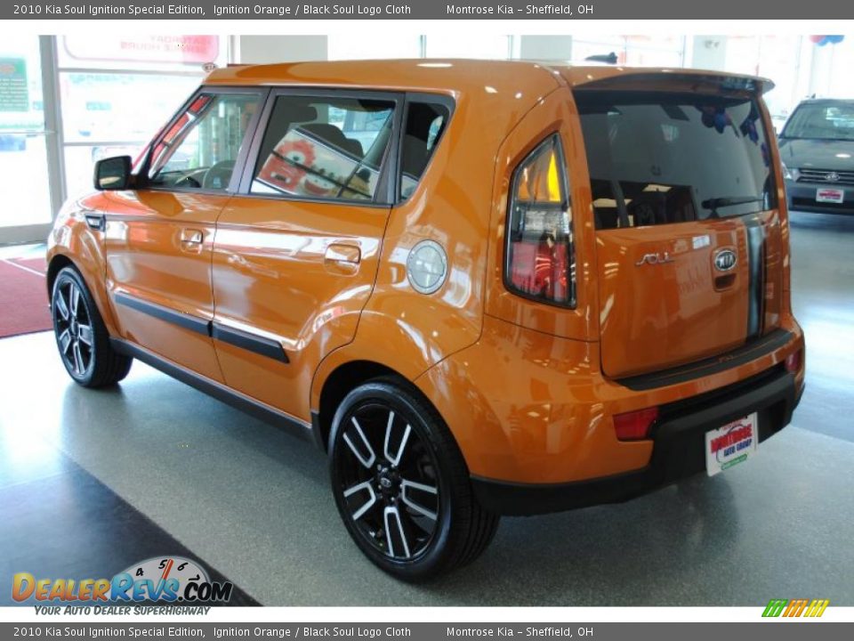2010 Kia Soul Ignition Special Edition Ignition Orange / Black Soul Logo Cloth Photo #5