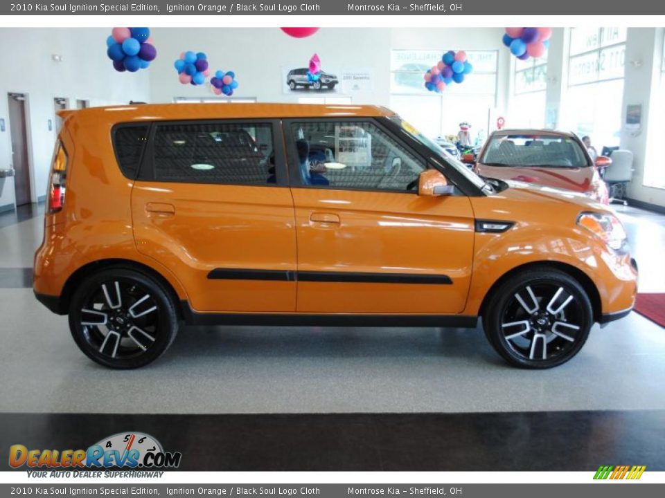 2010 Kia Soul Ignition Special Edition Ignition Orange / Black Soul Logo Cloth Photo #9