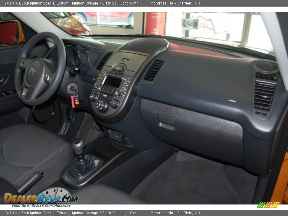 2010 Kia Soul Ignition Special Edition Ignition Orange / Black Soul Logo Cloth Photo #15