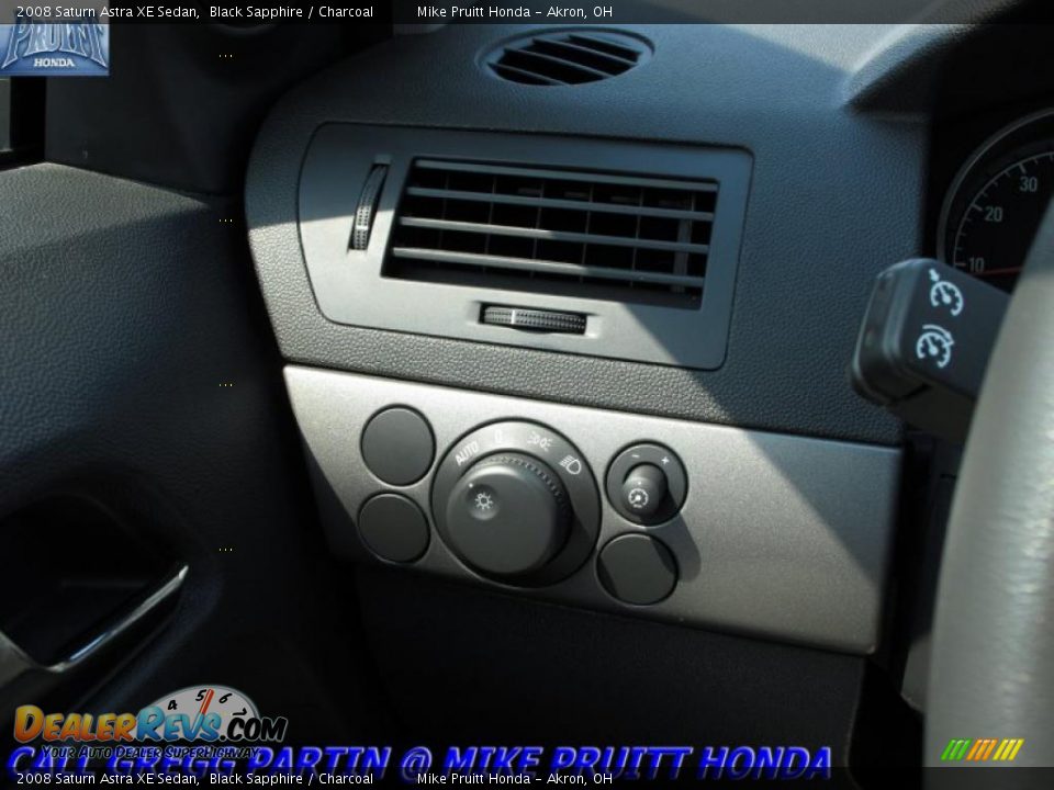 2008 Saturn Astra XE Sedan Black Sapphire / Charcoal Photo #19