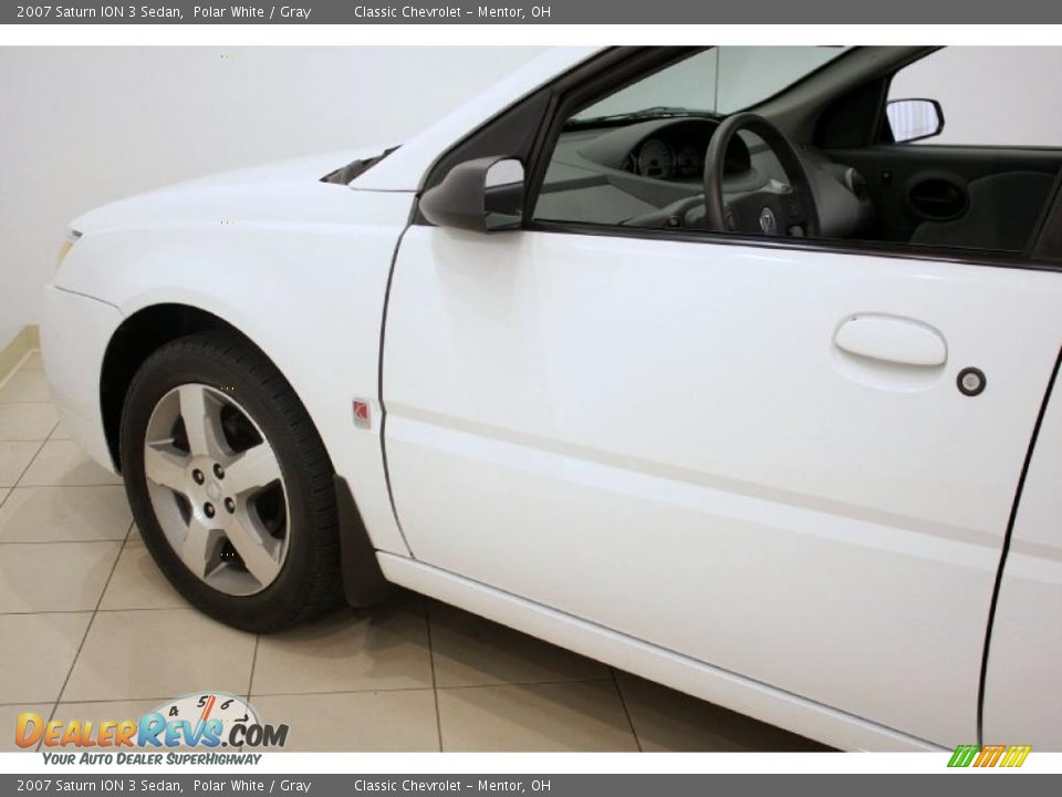 2007 Saturn ION 3 Sedan Polar White / Gray Photo #25