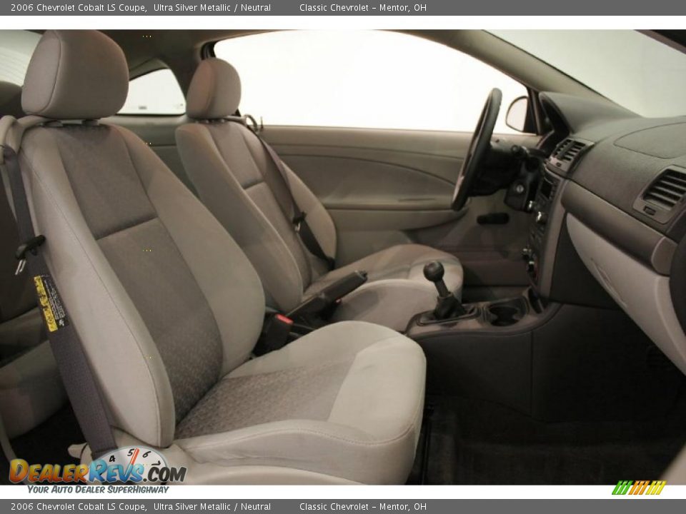 2006 Chevrolet Cobalt LS Coupe Ultra Silver Metallic / Neutral Photo #16