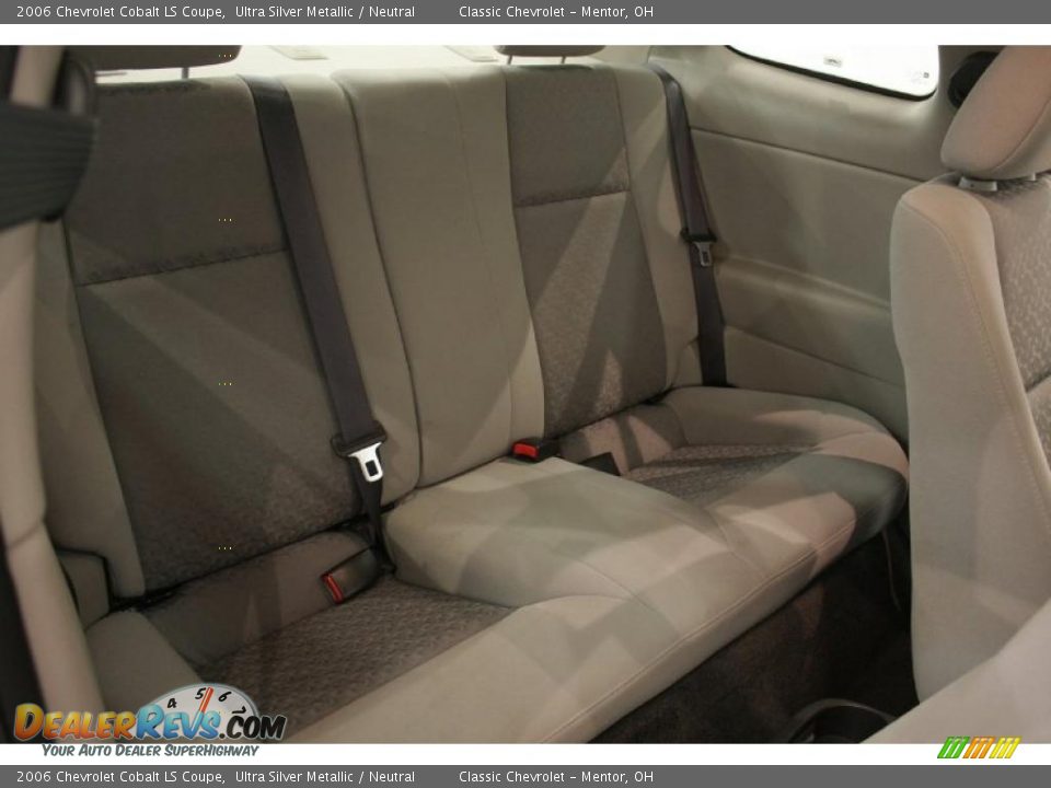 2006 Chevrolet Cobalt LS Coupe Ultra Silver Metallic / Neutral Photo #17