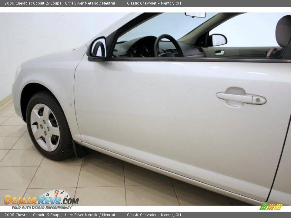 2006 Chevrolet Cobalt LS Coupe Ultra Silver Metallic / Neutral Photo #20