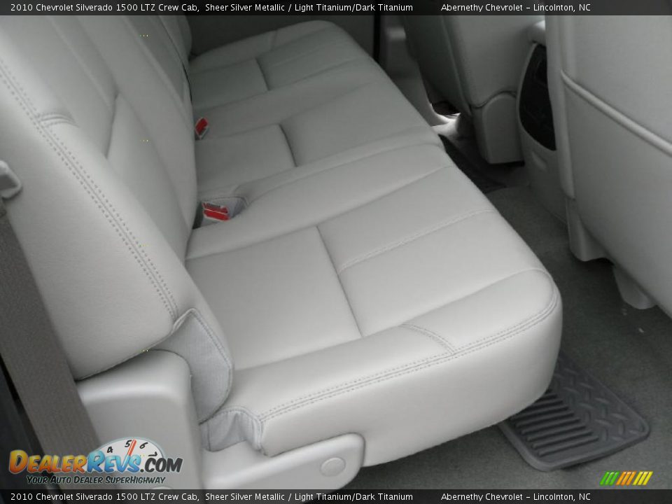 2010 Chevrolet Silverado 1500 LTZ Crew Cab Sheer Silver Metallic / Light Titanium/Dark Titanium Photo #18