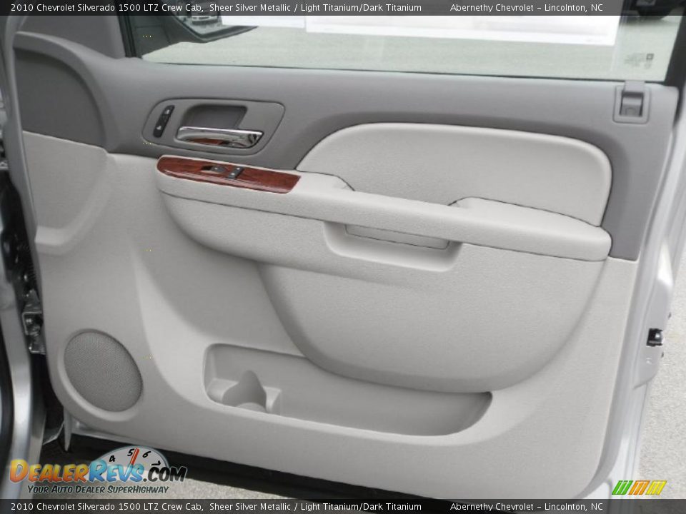 2010 Chevrolet Silverado 1500 LTZ Crew Cab Sheer Silver Metallic / Light Titanium/Dark Titanium Photo #21
