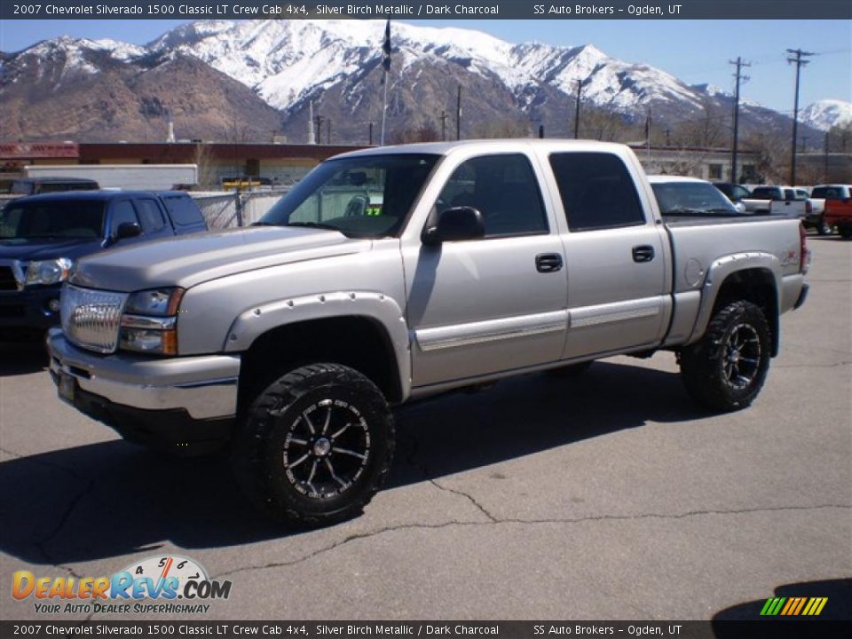 2007 Chevrolet Silverado 1500 Classic LT Crew Cab 4x4 Silver Birch Metallic / Dark Charcoal Photo #1