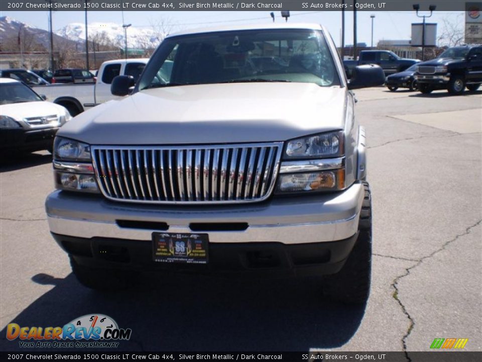 2007 Chevrolet Silverado 1500 Classic LT Crew Cab 4x4 Silver Birch Metallic / Dark Charcoal Photo #2