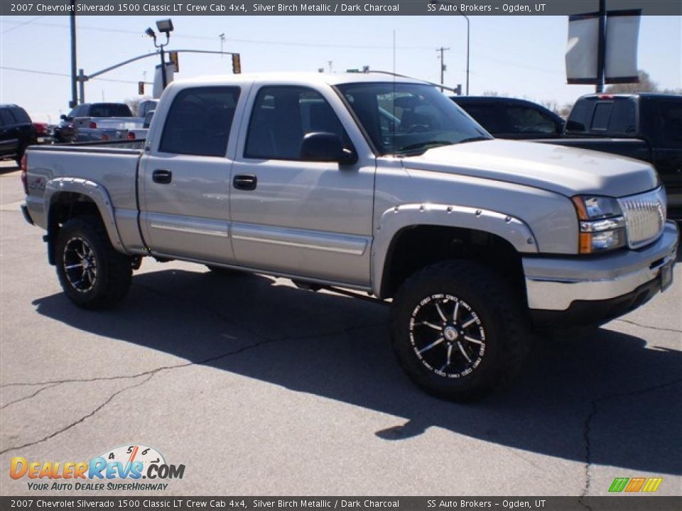 2007 Chevrolet Silverado 1500 Classic LT Crew Cab 4x4 Silver Birch Metallic / Dark Charcoal Photo #3