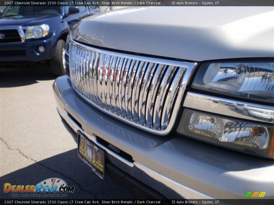 2007 Chevrolet Silverado 1500 Classic LT Crew Cab 4x4 Silver Birch Metallic / Dark Charcoal Photo #4