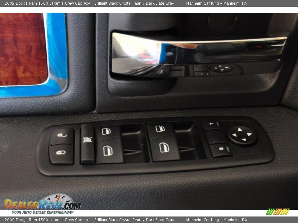 2009 Dodge Ram 1500 Laramie Crew Cab 4x4 Brilliant Black Crystal Pearl / Dark Slate Gray Photo #12