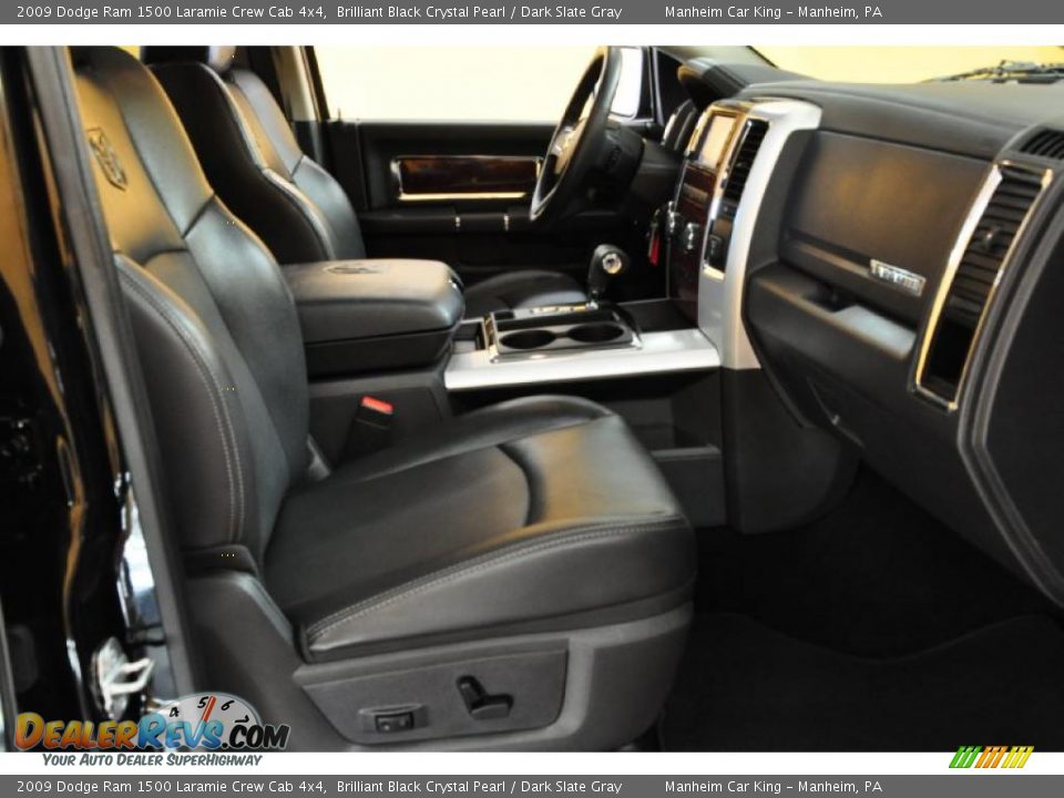 2009 Dodge Ram 1500 Laramie Crew Cab 4x4 Brilliant Black Crystal Pearl / Dark Slate Gray Photo #17
