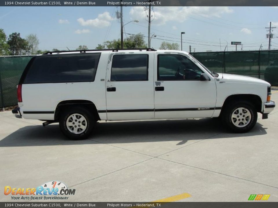 1994 Chevrolet Suburban C1500 White / Denim Blue Photo #2