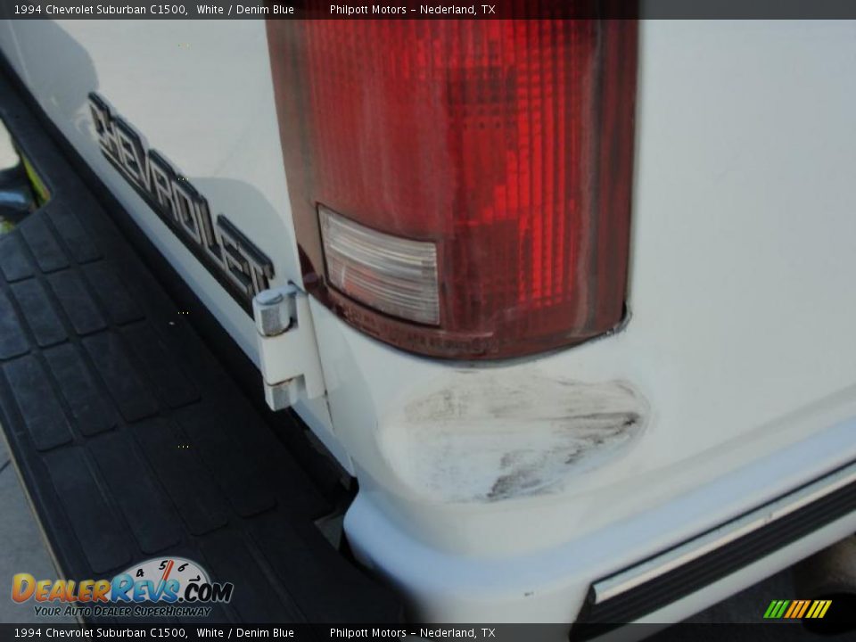 1994 Chevrolet Suburban C1500 White / Denim Blue Photo #22